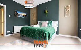 3 Bedroom House By Travel Lets Holiday Homes Ballycastle With Mountain View